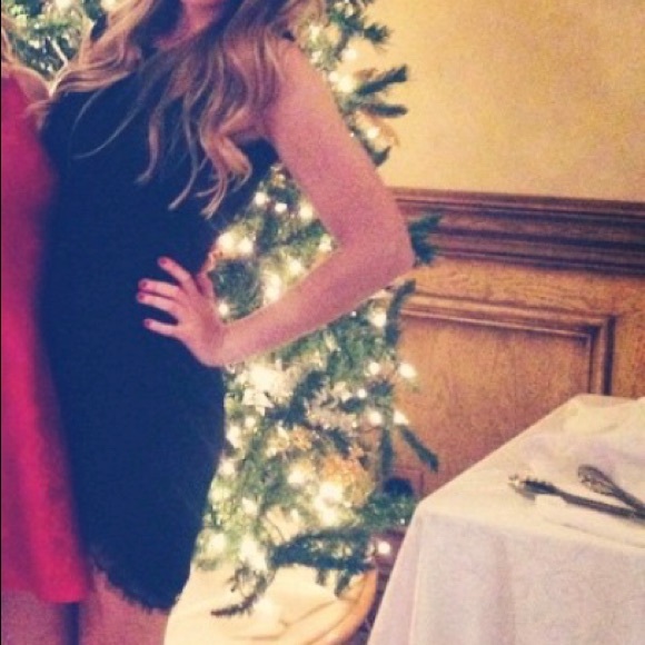 Guess black lace dress - Picture 3 of 3